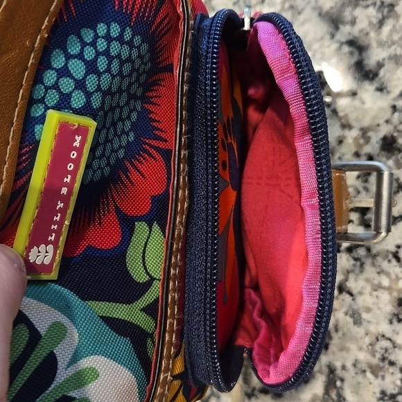 LILLY BLOOM FLORAL CROSSBODY PURSE. - Picture 7 of 8